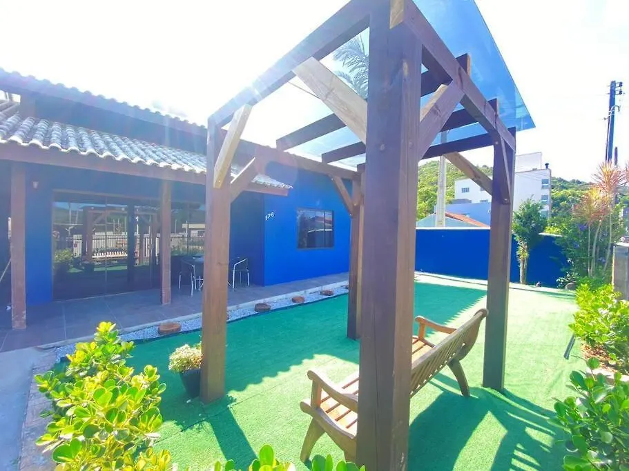 Дом отдыха Casa Mamore Praia De Zimbros Бомбиньяс