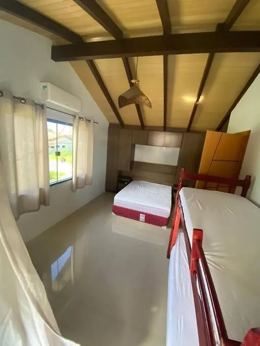Дом отдыха Casa Mamore Praia De Zimbros Бомбиньяс